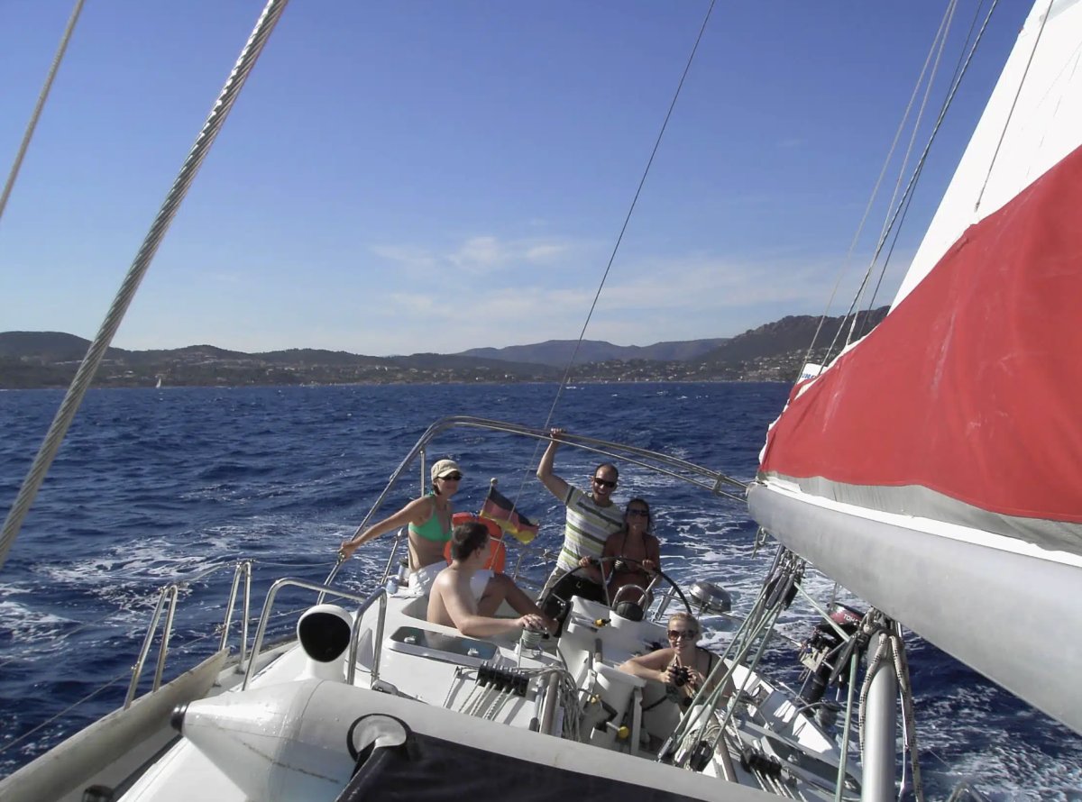 Navigationskurs an der berühmten französischen Küste