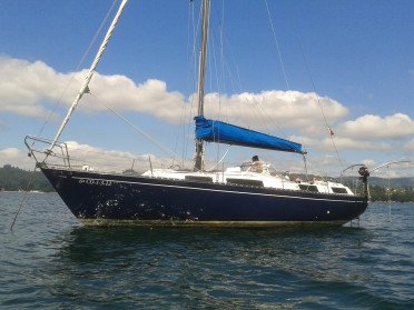 Sailboat rental for half a day with skipper in Ares (A Coruña)