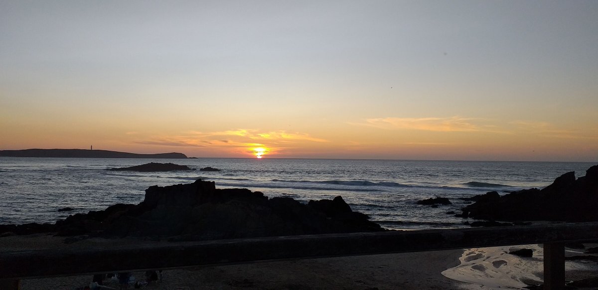 Experience the solar eclipse from a sailboat in the Ría de Betanzos