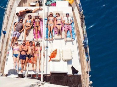 Salamina Sight Seeing and Relaxation Yacht Cabin Charter