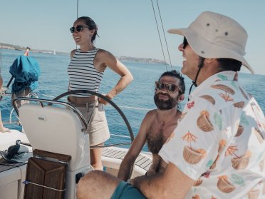 Circumnavigation to the Balearic Islands from Mahón - Meeting of sailors