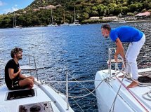 Aventura en mar abierto con hostess en Grecia