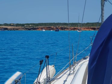 Salida en velero por la costa de Valencia a navegar y desconectar