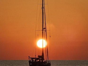 Navega por Costa Esmeralda, Cerdeña. Aguas turquesas y pueblos de encanto