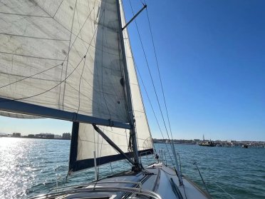 Navigazione Santander-A Coruña-Vigo. Edificio del miglio