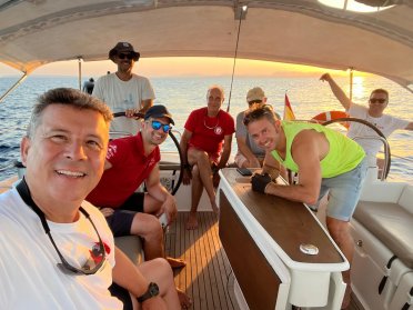 Escursione in barca a vela tra le due isole (60 miglia) da Santa Pola