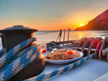 Weekend all'isola d'Elba in barca: fra mare, fiori e nuove amicizie